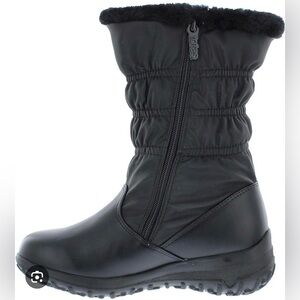 NWOT TOTES Women’s Madina waterproof winter snow boots size 8
